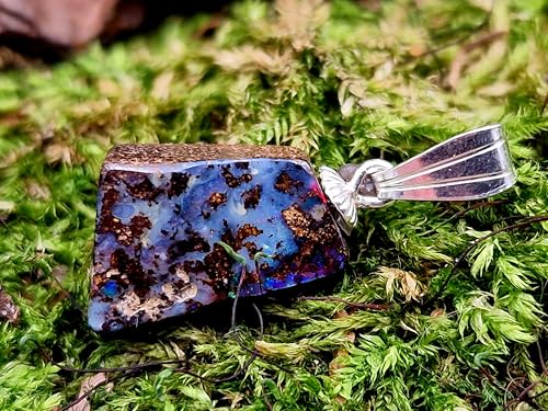 LeoLars-PABE Boulder Opal Anhänger mit tollem Muster und 925er Silber Stiftöse, partiell intensives Opalfeuer in blau, grün und rot, Anhängermaße: 19mm x 9,9mm x 6,4mm, Unikat, Handgeschliffen