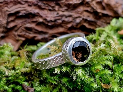 LeoLars-PABE Rauchquarz Design Ring aus 925er Silber, mit einer geprägten Ringschiene und Zargenfassung in Größe 54-55 (17,5), Unikat, liebevolle Handarbeit