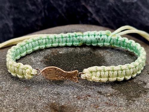 LeoLars-PABE Babyblaues Makramee Armband mit geprägtem Schlickfisch aus 925er Silber, Unikat, Handarbeit, Umfang von 16-23cm