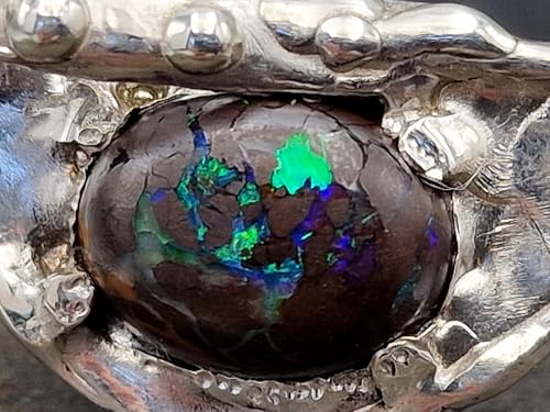Matrix Boulder Opal Design Anhänger aus 925er Silber, Opal mit vielen Opaladern mit grünem und blauem Opalfeuer, versteckte Schlaufe, Unikat, Handarbeit, Anhängermaße: 41mm x 20mm x 7,1mm