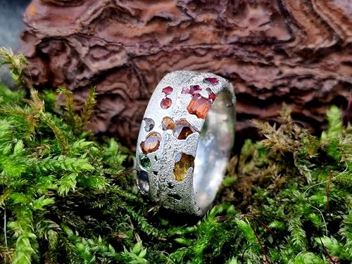 LeoLars-PABE Bunter Sandguss Chaos Design Ring, Nr.132, Größe 53(17), aus 925er Silber mit echten eingegossenen Saphiren, massiv, Sandguss Oberflächen Struktur, Handarbeit, Unikat