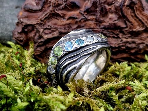 LeoLars-PABE Dangaster Wattenmeer Design Ring, Gr. 57 (18,3) aus 925er Silber mit Peridot, Blautopas und Bergkristall, Wellenmuster, teilgeschwärzt, Unikat, Handarbeit, Massiv