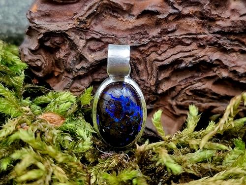 LeoLars-PABE Matrix Boulder Opal Design Anhänger aus 925er Silber, Opal: 12,5mm x 8,5mm mit Opaladern mit blau-lila intensivem Opalfeuer, Unikat, Handarbeit, Unisex