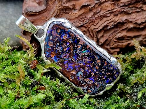 LeoLars-PABE Boulder Opal Anhänger, tolles wildes Muster, mit grün, blau-lila Opalfeuer, organisches Design, aus 925er Silber, Unikat, Handarbeit, Anhängermaße: 32,5mm x 16,6mm x 5,4mm