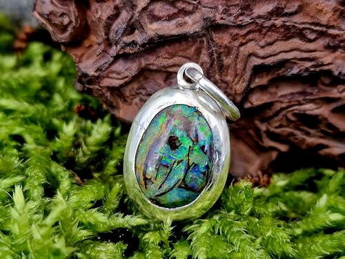 LeoLars-PABE Multicolor Churchwindow Boulder Opal Anhänger aus 925er Silber, Opal 11,5mm x 8,5mm, bunt, mit Muster wie Kirchenfenster, in Zargenfassung, Unikat, Handarbeit, Unisex