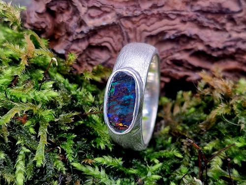 LeoLars-PABE Sehr dunkler Boulder Opal Design Ring aus 925er Silber, Oberfläche schraffiert, Opal mehrfarbiges Opalfeuer, Hologramm Effekt, Ringgröße: 56 (18), Unikat, Handarbeit