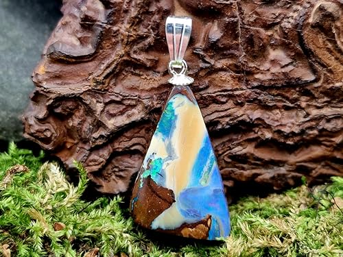 Toller Picture Stone Boulder Opal Anhänger mit 925er Silber Stiftöse, Opal blau-beige-braun mit partiellem grünen intensivem Opalfeuer, Unikat, Handgeschliffen Anhängermaße: 28,8mm x 16mm x 4,9mm