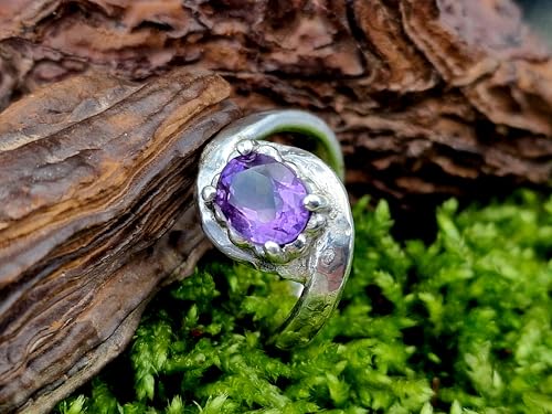 LeoLars-PABE Amethyst Design Ring, Gr. 58-59 (18,7), aus 925er Silber mit geschwungener Ringschiene, gehämmert, Unikat, Handarbeit