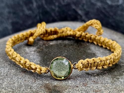 LeoLars-PABE Beige goldfarbenes Makramee Armband mit Phrasolith in einer vergoldeten 925er Silberfassung, Umfang von 16-22cm, Unikat, Handarbeit