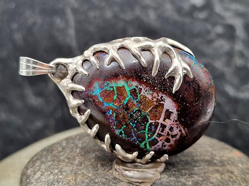 Herrlicher Boulder Opal Design Anhänger aus 925er Silber, Opal beidseitig, blau-grüne Opalnuß, Opaladergitter in blau oder grün, Tribaldesign, Unikat, Handarbeit, Anhängermaße: 35,7mm x 26,6mm x 8,7mm