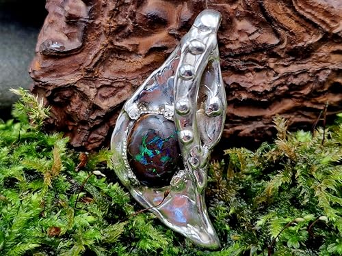 Matrix Boulder Opal Design Anhänger aus 925er Silber, Opal mit vielen Opaladern mit grünem und blauem Opalfeuer, versteckte Schlaufe, Unikat, Handarbeit, Anhängermaße: 41mm x 20mm x 7,1mm