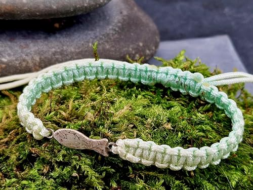 LeoLars-PABE Babyblaues Makramee Armband mit geprägtem Schlickfisch aus 925er Silber, Unikat, Handarbeit, Umfang von 16-23cm