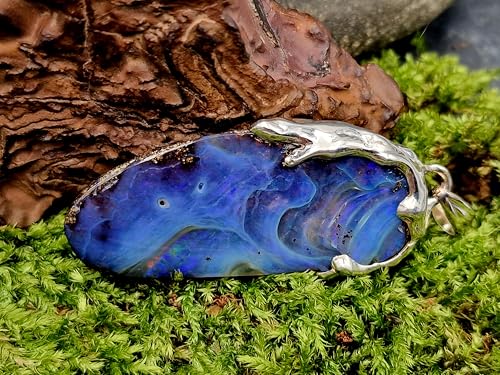 schöner großer Boulder Opal Anh. im Tropfendesign, aus 925er Silber, Opal Picture Stone mit verschiedenen gemeiner Opalschicht und partiellem Opalfeuer in blau und grün, Unikat, Handarbeit