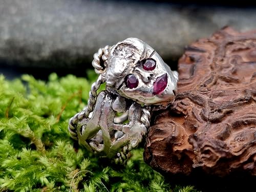 LeoLars-PABE Lady in Red mit Sonnenbrille Design Ring Gr. 57 (18,3) aus 925er Silber, verspielt, verschnörkelt, skurril, mit 3 Rubinen, Unikat, Handarbeit