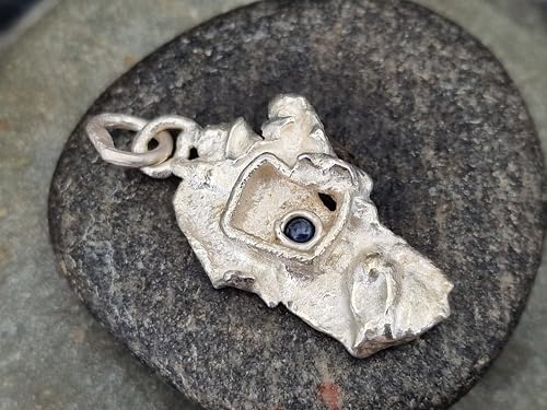 LeoLars-PABE Design Anhänger aus 925er Silber mit blauem Saphir Cabochon, außergewöhnlich und wild, Unikat, Handarbeit