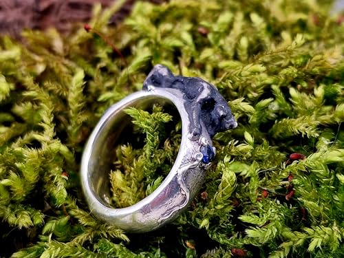 LeoLars-PABE Raubkatzen Design Ring, Gr. 59 (18,7), aus 925er Silber mit einem rund facettiertem blauen Saphir, teilgeschwärzt, Unikat, Handarbeit