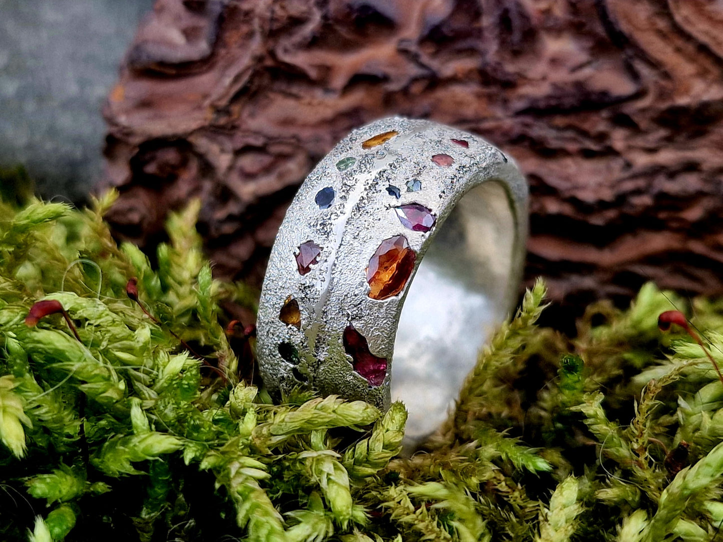 LeoLars-PABE Sandguss Chaos Design Ring mit echten eingegossenen Edelsteinen, Gr. 59 (18,7), aus 925er Silber mit Sandguss typischer Oberflächen Struktur, Unikat, Handarbeit, Nr. 183
