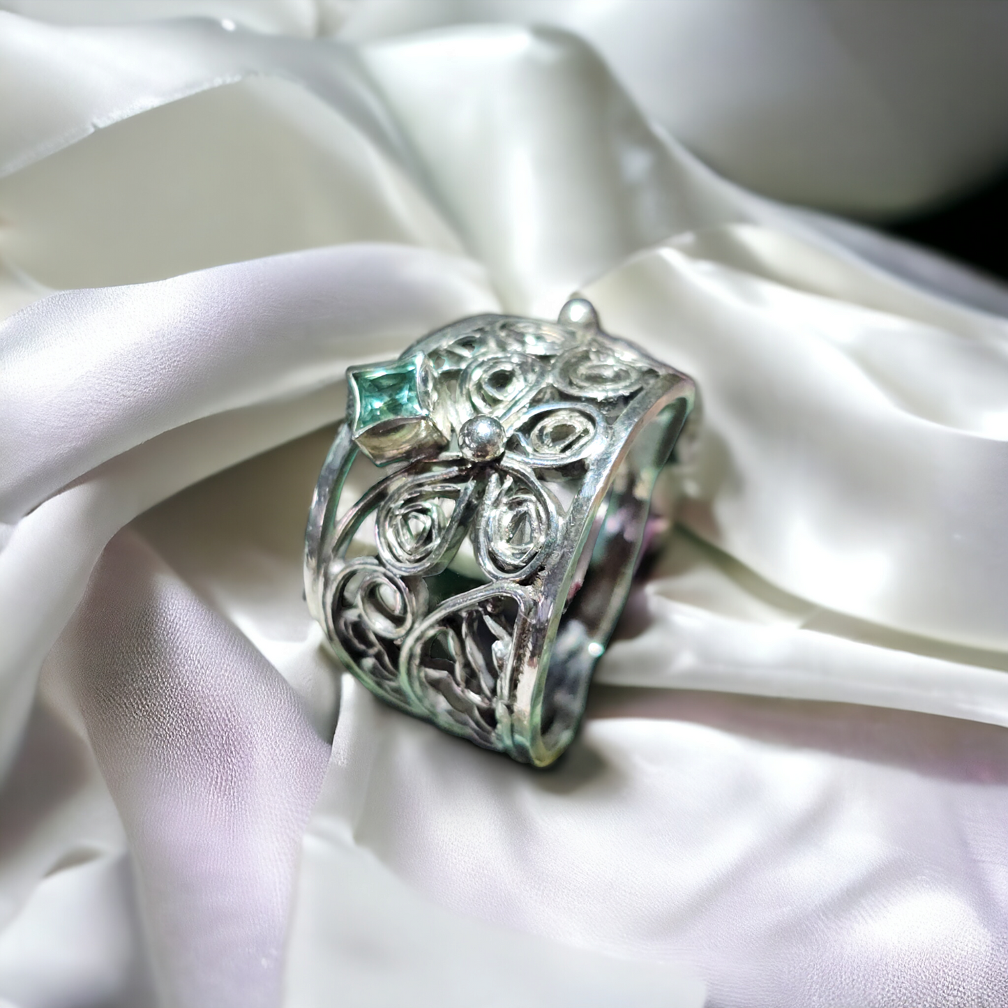 LeoLars-PABE Hellblauer Turmalin Filigree Ring, Gr. 58, 925er Silber, Traditionell und Modern, Unikat, Handarbeit
