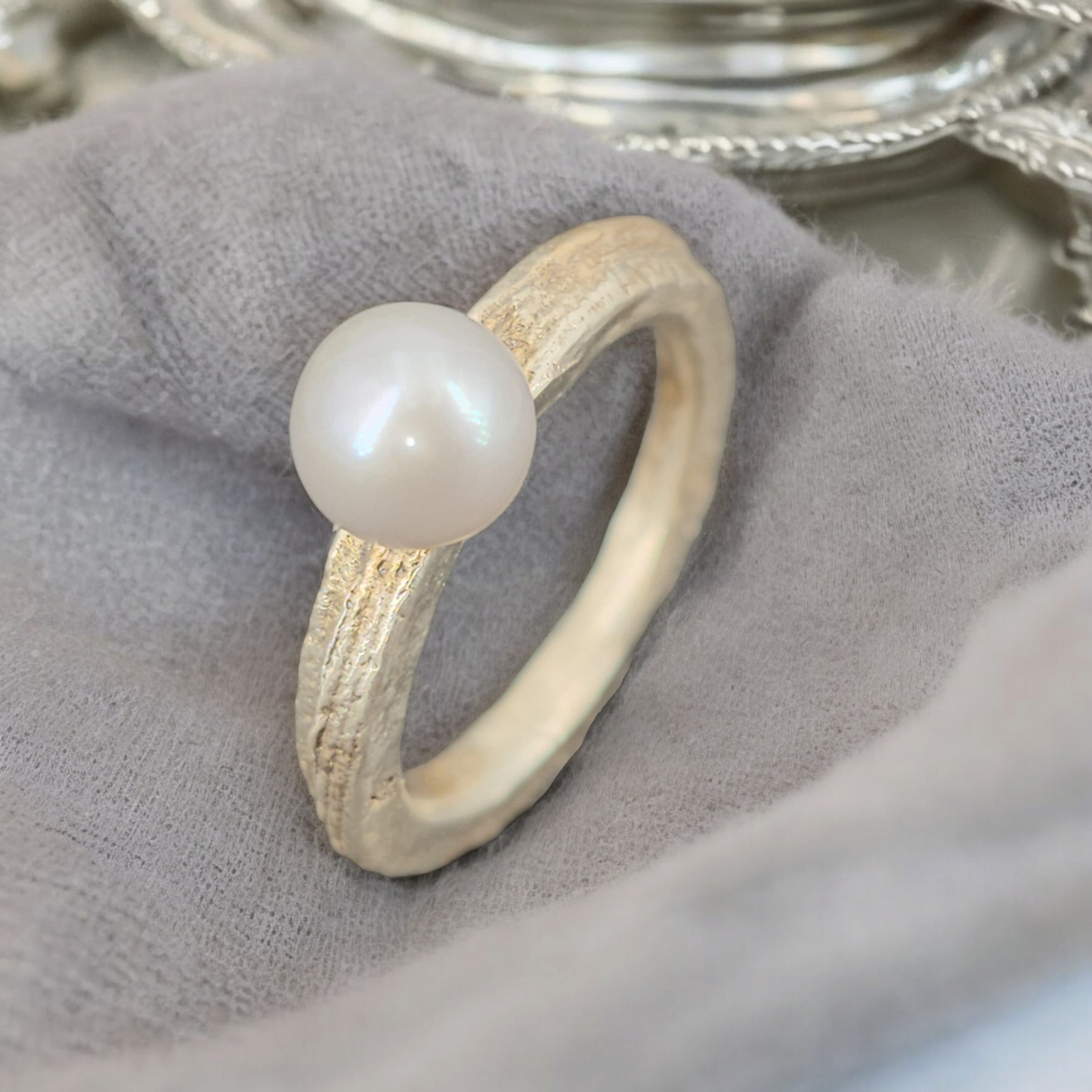 LeoLars-PABE 925er Silber Ring, Gr.56, mit Süßwasserzuchtperle, mit Sepiaguss O=berfläche, teilgeschwärzt, Unikat, Handarbeit