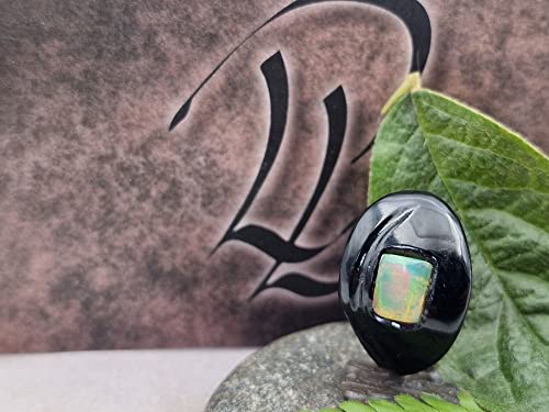 LeoLars-PABE Welo Opal Anhänger in gebohrtem Onyx mit 60 cm Lederband, Mehrfarbig, Opal 7.3mm x 5.7mm, Unikat, Handarbeit