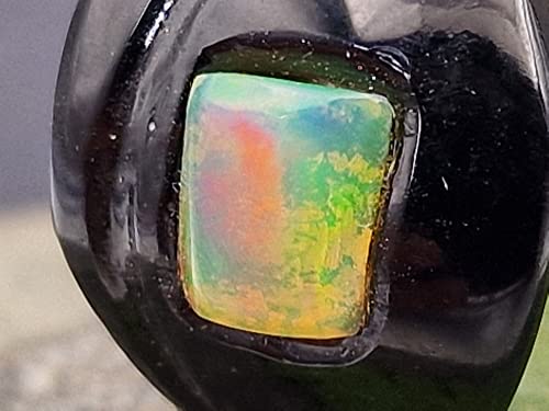 LeoLars-PABE Welo Opal Anhänger in gebohrtem Onyx mit 60 cm Lederband, Mehrfarbig, Opal 7.3mm x 5.7mm, Unikat, Handarbeit