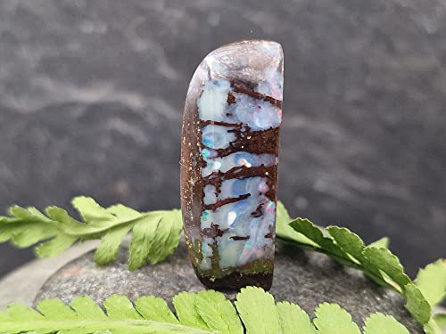 Anhänger mit gebohrtem Boulder Opal mit 60cm Lederband, Opal 31.3x11.7x10.1mm, Church Window, Unikat, Handarbeit