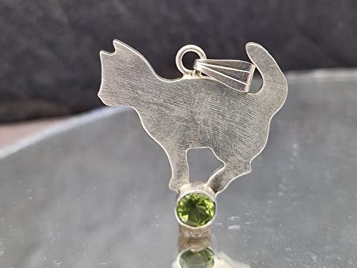 LeoLars-PABE Katzen Anhänger aus 925er Silber mit Peridot, mattiert, Katze, Unikat, Handarbeit