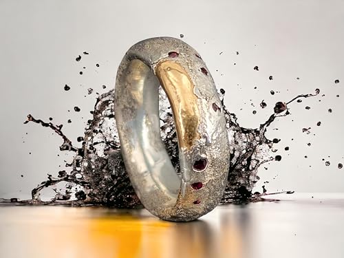 LeoLars-PABE Design Sandguss Ring mit eingegossenen Rubinen und 585er Gold Element aus 925er Silber, Gr. 61 (19,2), massiv, Sandguss typische Oberfläche, Unikat, Handarbeit