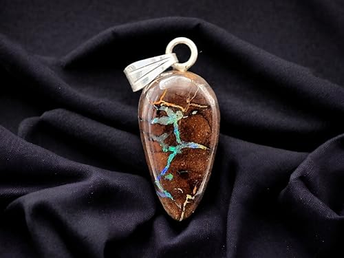 LeoLars-PABE Boulder Opal Tropfen Anhänger mit 925er Silber Stiftöse, Opal 22 x 12 x 6mm mit Opaladern mit grün-blauem Opalfeuer, Unikat, Handgeschliffen