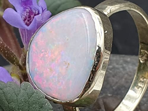LeoLars-PABE Weißer Opal Ring, Gr58 (18,5) aus 585er Gold, Lightning Ridge, Multicolor, 4,54ct., gehämmert, Unikat, Handarbeit