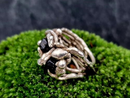 LeoLars-PABE Algen Design Ring, Gr.63 (20,2), aus 925er Silber mit zwei fast schwarzen Spinellen, eingewachcsen, organisch, natürlich, Unikat, Handarbeit