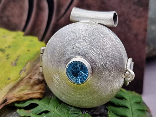 LeoLars-PABE Aquamarin Medaillon aus 925er Silber, Aquamarin im Spiegelschliff, mit Röhrchen, gebürstetes Design, Unikat, Handarbeit