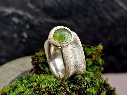 LeoLars-PABE Grüner Turmalin Design Ring, Gr.50-51, aus 924er Silber, gleichmäßig eismattiert, konkav, Unikat, Handarbeit