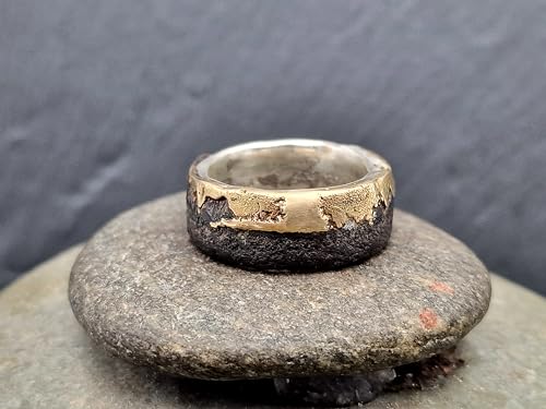 LeoLars-PABE Massiver Sandguss Design Bicolor Ring, Gr. 59 (18,8) aus geschwärztem 925er Silber und angegossenem 585er Gelbgold, Unikat, Handarbeit