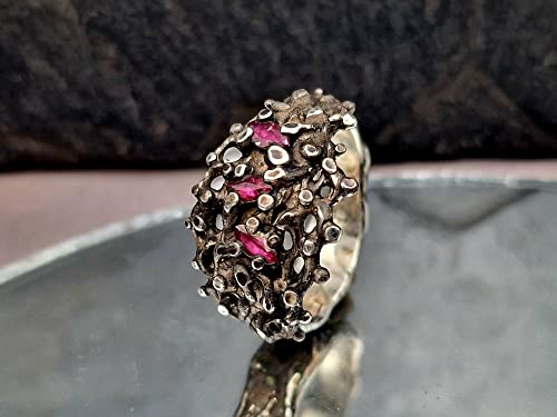 LeoLars-PABE Rubin Design Ring, Gr. 60, aus 925er Silber mit eingegossenen Rubin Navetten, geschwärzt, organisch, wild, Unikat, Handarbeit