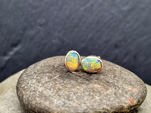 Lightning Ridge Chrystal Opal Ohrstecker aus 585er Gelb Gold, Opale in Multicolor, sehr passend, 7,5 x 5mm, Unikat, Handarbeit