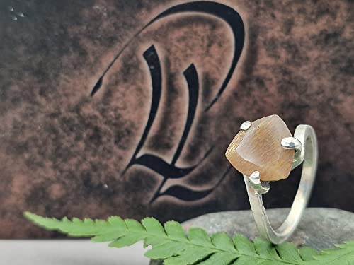 LeoLars-PABE Sonnenstein Design Ring, Gr.60 (19,25), verdreht, Krappenfassung, mattiert, Unikat, Handarbeit