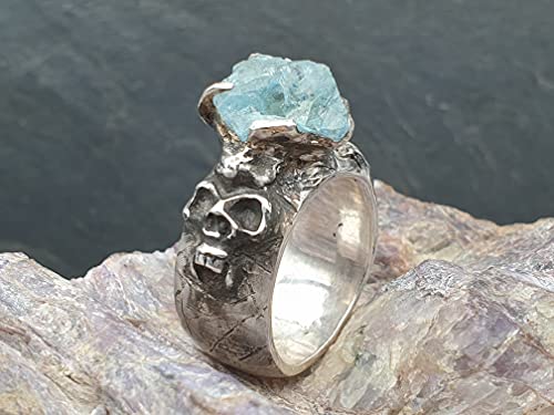 LeoLars-PABE Design Herren Ring mit Aquamarin Rohkristall aus 925er Silber, Gr.64, Totenköpfe, Unikat, Handarbeit