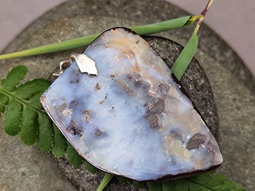 LeoLars-PABE Boulder Opal Anhänger mit Frontbohrung und 925er Silberschlaufe, Opal 46.7 x 35.4 x 8.5mm, gemeiner Opal, Unikat, Handarbeit