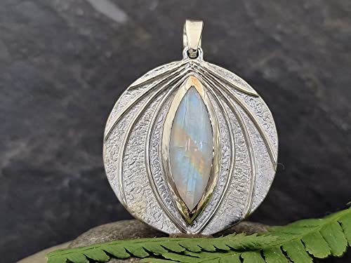 LeoLars-PABE Weißer Labradorit ( Regenbogenmondstein ) Design Anhänger aus 925er Silber, fein Strukturiert, Unikat, Handarbeit
