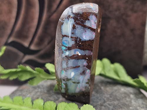 Anhänger mit gebohrtem Boulder Opal mit 60cm Lederband, Opal 31.3x11.7x10.1mm, Church Window, Unikat, Handarbeit