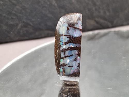 Anhänger mit gebohrtem Boulder Opal mit 60cm Lederband, Opal 31.3x11.7x10.1mm, Church Window, Unikat, Handarbeit