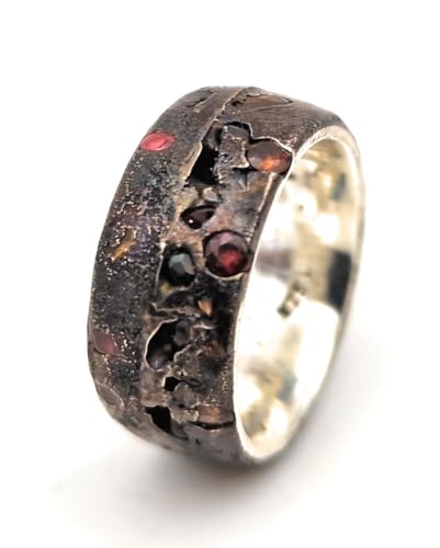 LeoLars-PABE Design Sandguss Ring Vukan Style, Gr.53-54 (17), aus 925er Silber mit eingegossenen roten, orangen und gelben Saphiren, geschwärzt, Unikat, Handarbeit