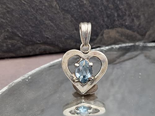 LeoLars-PABE Herz Design Anhänger mit Blautopas Navette aus 925er Silber, eismattiert, Unikat, Handarbeit