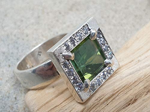 LeoLars-PABE Ring aus 925er Silber mit grünem Turmalin und 16 Zirkonias als Akzentsteine, Gr.56, Unikat