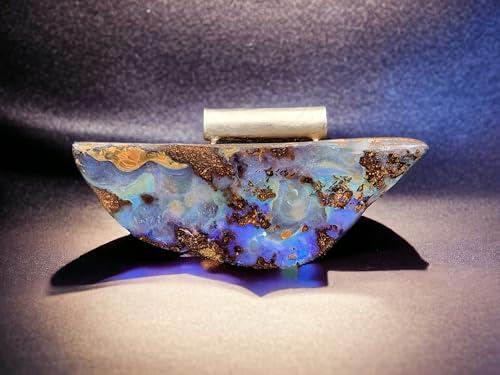 LeoLars-PABE Boulder Opal Design Anhänger mit 925er Silberrohr, Opal 20 x 56 x 8mm, Picture Stone, blau-grün-lila Opalfeuer, tolles Muster, Unikat, Handgeschliffen