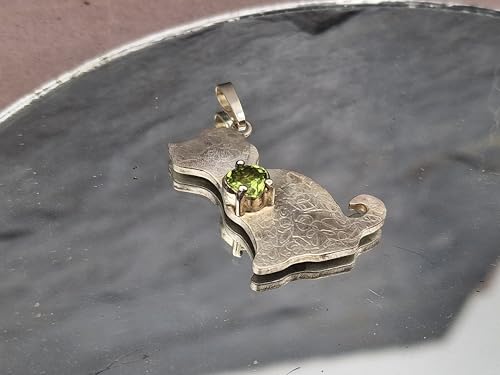 LeoLars-PABE Hundewelpen Anhänger aus 925er Silber mit Peridot Herz, seidenmatt, Hund, Handarbeit
