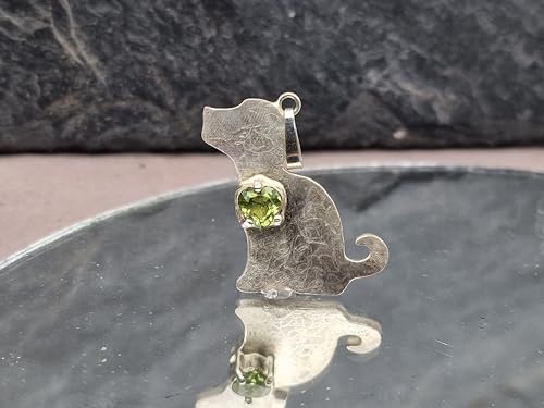 LeoLars-PABE Hundewelpen Anhänger aus 925er Silber mit Peridot Herz, seidenmatt, Hund, Handarbeit