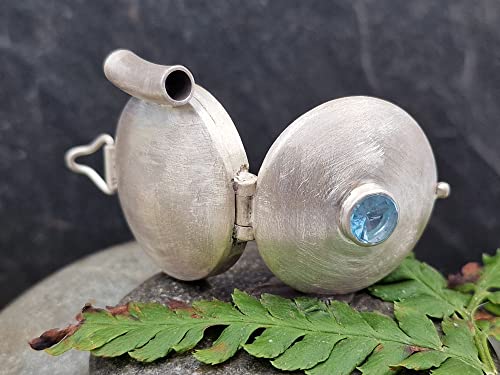 LeoLars-PABE Aquamarin Medaillon aus 925er Silber, Aquamarin im Spiegelschliff, mit Röhrchen, gebürstetes Design, Unikat, Handarbeit