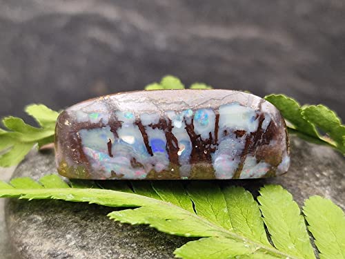 Anhänger mit gebohrtem Boulder Opal mit 60cm Lederband, Opal 31.3x11.7x10.1mm, Church Window, Unikat, Handarbeit
